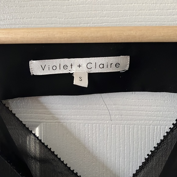 Violet & Claire sleeveless blouse - Picture 4 of 4